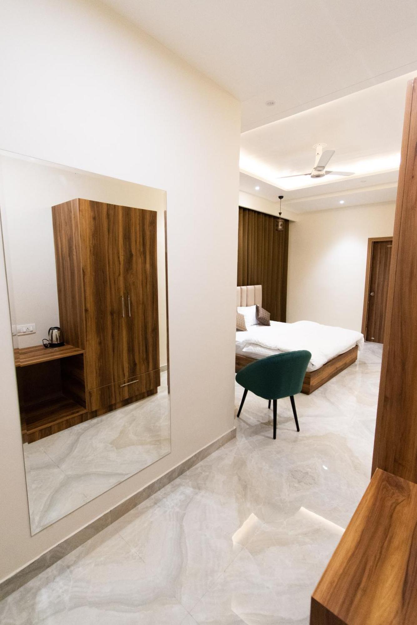 Dyal Resorts Phagwāra Buitenkant foto